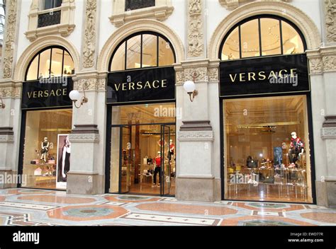 negozi versace italia|Versace online shopping.